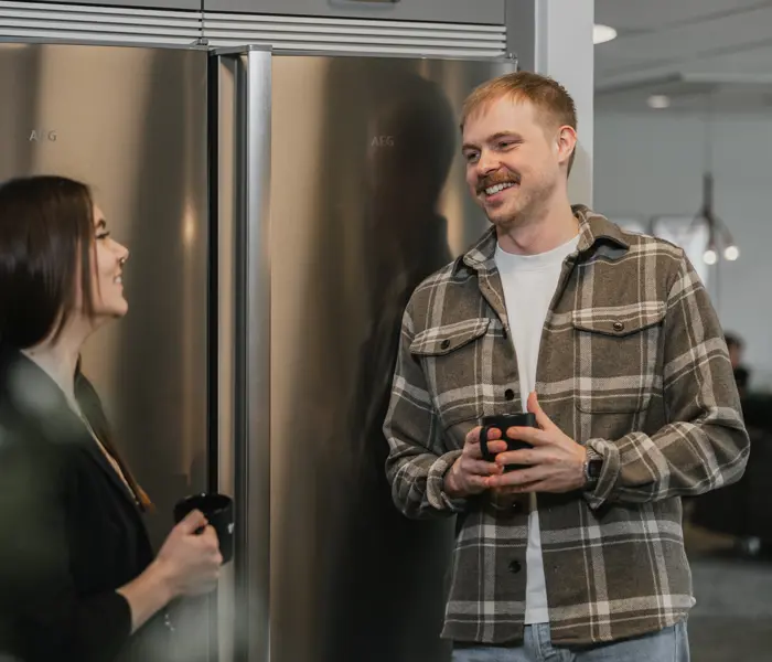 Medarbetare på Toxic som pratar om Norce PIM