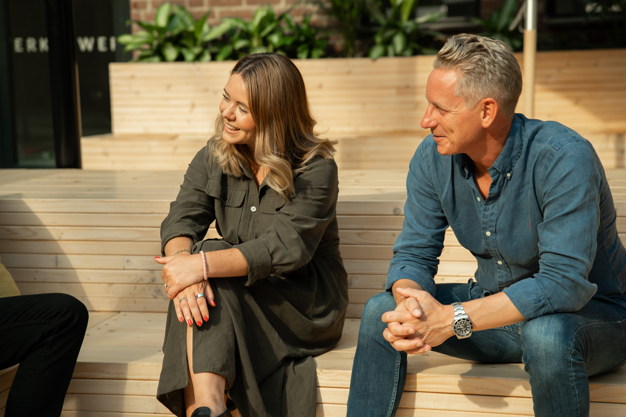 Toxic-medarbetare som diskuterar strategiskt SEO-arbete.